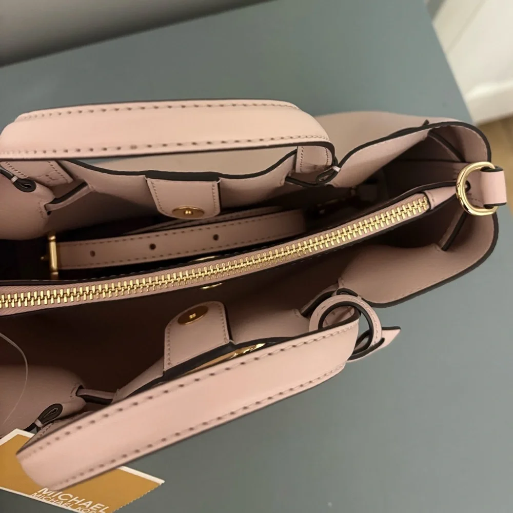 Michael Kors Carson Bag - Picture 3 of 3